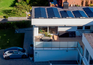 Cargar el coche eléctrico con energía solar en España es 12 veces más barato que utilizar gasolina