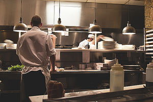 La Junta de Andalucía inspecciona en Córdoba 2.622 establecimientos de restauración de enero a julio, un 1,7% más que en 2017
