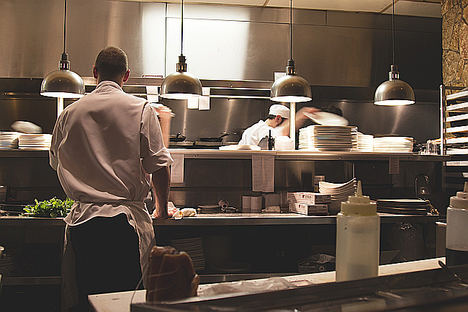 La Junta de Andalucía inspecciona en Córdoba 2.622 establecimientos de restauración de enero a julio, un 1,7% más que en 2017