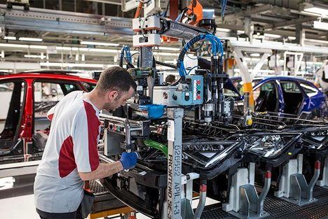 SEAT contratará a 250 empleados más