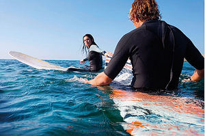 Cinco deportes acuáticos perfectos para mantenerse en forma en verano