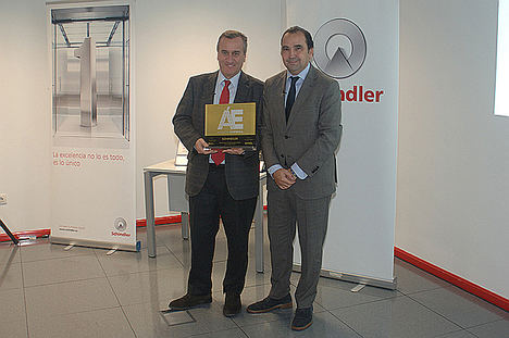 Schindler culmina su participación en el mes de la Excelencia Empresarial en Aragón con una jornada de puertas abiertas y el recibimiento del Sello de Oro