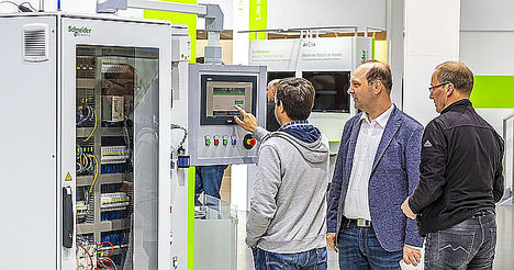Schneider Electric presenta soluciones digitales de colaboración y productividad para la industria
