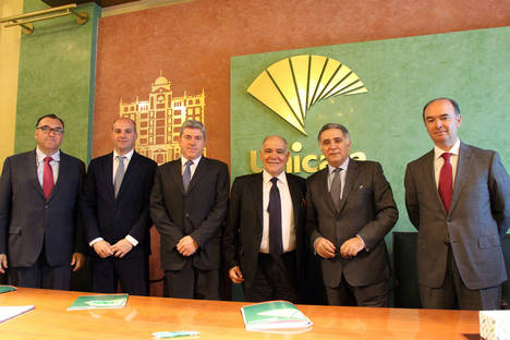 Unicaja Banco refuerza su apoyo al sector turístico mediante acuerdos con tres de las asociaciones empresariales más representativas del sector, que engloban más de 1.000 establecimientos
