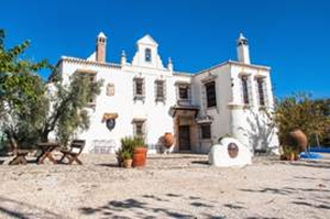 Se vende cortijo en Montefrío, el pueblo granadino con una de las mejores vistas del mundo