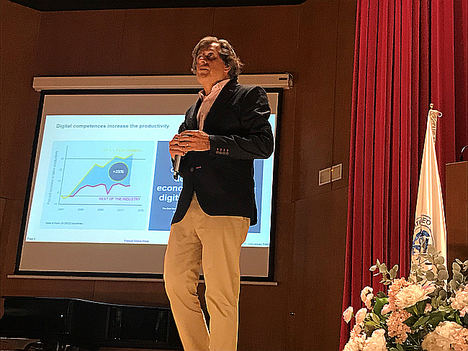 Siemens impulsa la transformación digital entre más de 200 estudiantes universitarios en Valencia