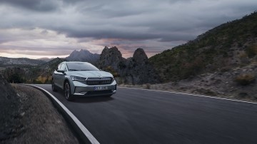 La Titán Desert vuelve a Marruecos con el Skoda Enyaq iV como coche de carrera