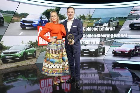 El Skoda Enyaq iV “Volante de Oro 2021”