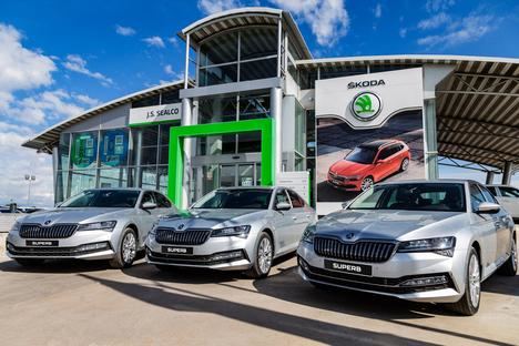 Skoda entrega diez unidades del Superb iV al Ayuntamiento de Madrid