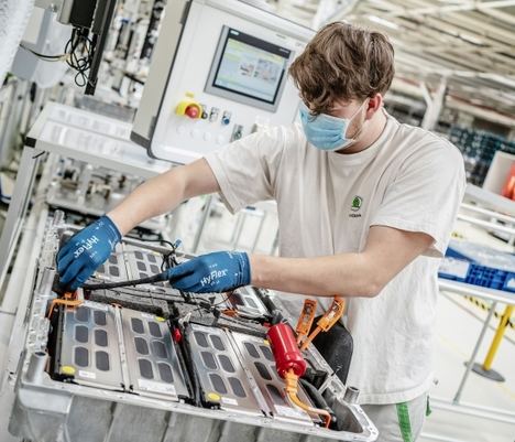 Skoda produce la batería número 100.000