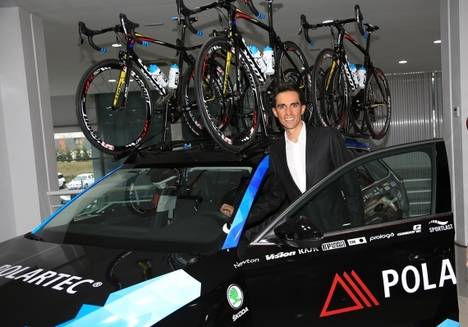 Skoda con los equipos de la Fundación Alberto Contador