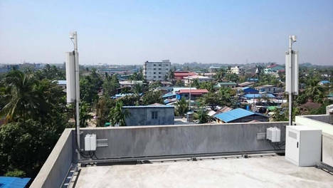 Solución de radio de Ericsson para mercados en desarrollo, incluyendo la nueva Radio 2219, GSM + WCDMA, carril montado en la pared, MINI-LINK 6363 y Enclosure 6130.