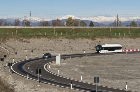El circuito “Arena del futuro” demuestra la capacidad de la tecnología de recarga inductiva dinámica