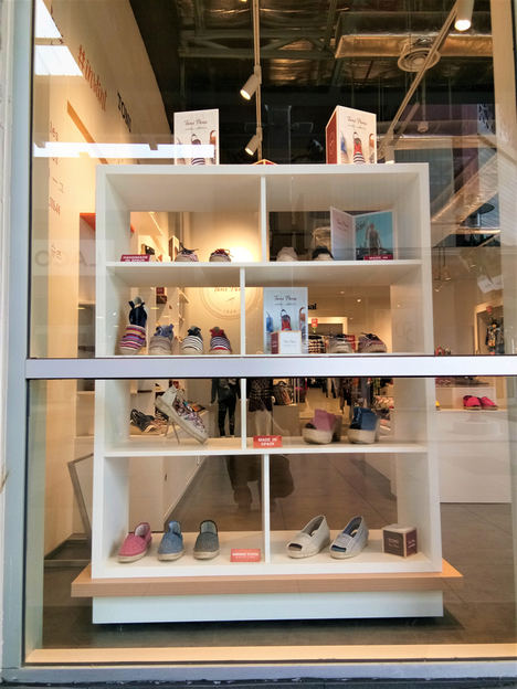 Toni Pons. Tienda Malasia.