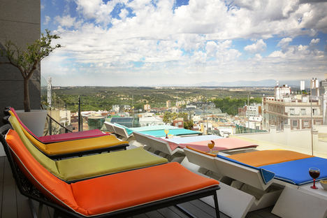 Este verano regresa el Acqua Brunch del hotel Indigo Madrid Gran vía, el plan más refrescante de la capital
