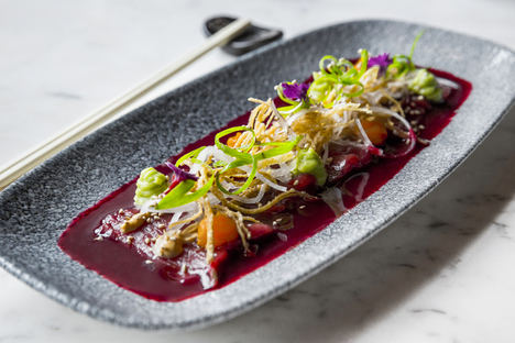 Tiradito de atún.