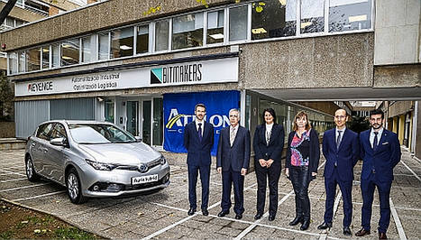 En la imagen: Marc Peralta, Fleet Operations Manager de Toyota España. Ramón Armegol, Director General de Bitmakers. Sonia Galán, Team Leader Purchase de Athlon Car Lease. Cristina Meseguer Account Manager del Área de Clientes de Athlon Car Lease. Gustavo Galindo, Responsable de Venta a Empresas de D.L. Starbabx y Aitor Rodríguez, Asesor de Venta a Empresas de D.L. Starbabx.