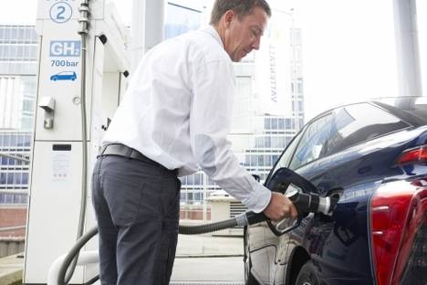 Toyota acuerda construir nuevas estaciones de hidrógeno