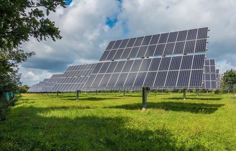 Unión de Uniones reclama una zonificación oficial de interés agrario para proteger el suelo de la invasión de grandes fotovoltaicas