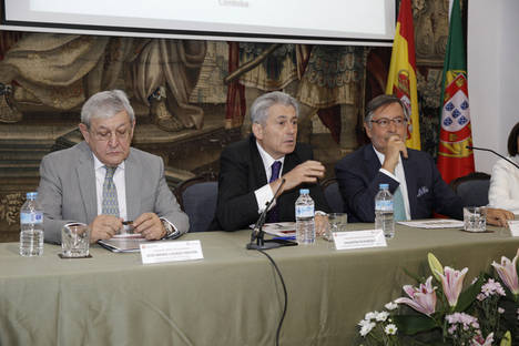 De izqda a dcha: José María Casado, Valentín Pich y Rui Leão Martinho.