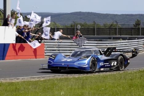 El Volkswagen ID.R bate un nuevo récord eléctrico en Nürburgring