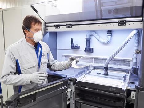 Volkswagen Navarra entrega las 1.000 primeras pantallas protectoras