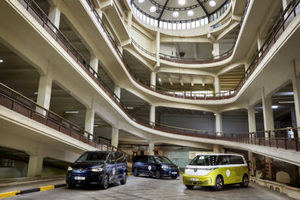 Aquí se custodian los coches de la cumbre: el “garaje” con más historia de España