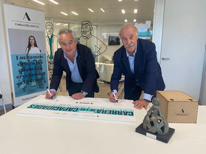 La Fundación Adecco reconoce a Vicente del Bosque por su compromiso social con la inclusión de las personas con discapacidad
