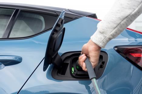 Volvo Cars insta a invertir más en energías limpias