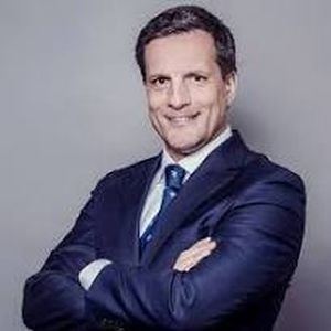Perspectivas de Yaukuma Armbruster: El vínculo crucial entre el éxito empresarial y la estabilidad financiera local