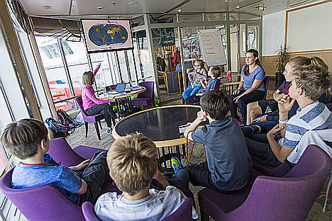 Hurtigruten presenta su nuevo programa “Jóvenes Exploradores”