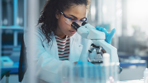 Zurich Seguros presenta una nueva solución para el sector en auge de las Ciencias de la Vida
