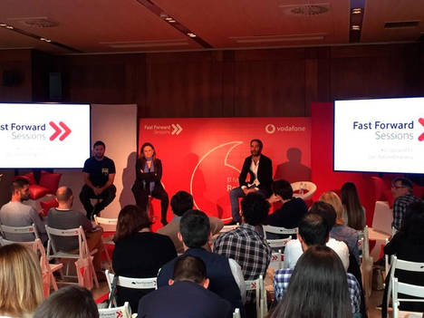 ''Fast Forward Sessions'' reúne a un centenar de emprendedores en Santander con proyectos digitales