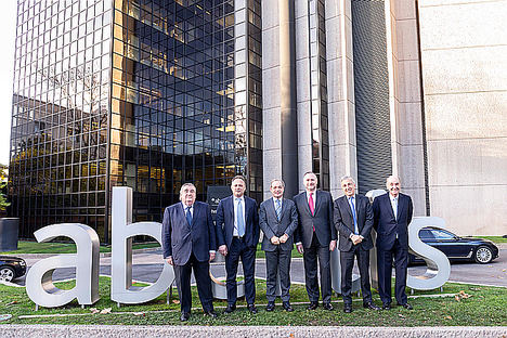 De izqda. a dcha.: Pedro López Jiménez (Vocal), Carlo Bertazzo (Vocal), Marcelino Fernández Verdes (Presidente), José Aljaro (Consejero Delegado), Giovanni Castellucci (Vocal), Miquel Roca Junyent (Secretario no consejero).  