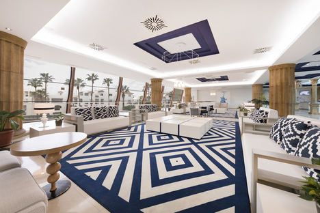 La Niña, lobby.