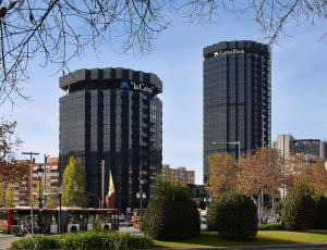 Tengo una cuenta sin comisiones, pero el banco me sigue cobrando, ¿por qué?