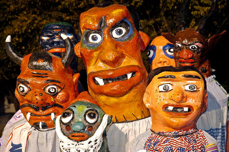 Disfrutar de la mascarada en Barva