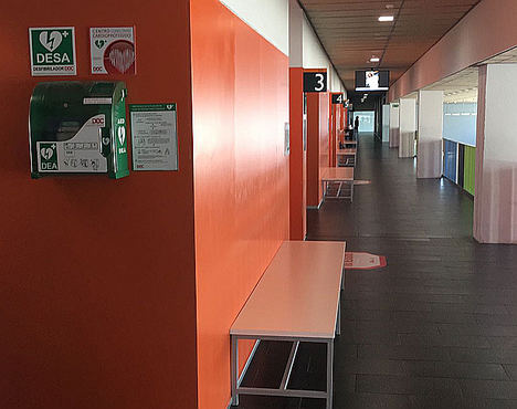 Los centros deportivos de Extremadura deberán contar con desfibriladores