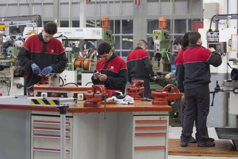 La Escuela de Aprendices de SEAT inicia el curso con 60 nuevos estudiantes de FP Dual
