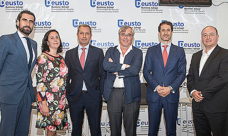 Iñaki Ortega, director de Deusto Business School Madrid; Eva Alonso, consejera delegada de Value Tree; Juan Carlos Delrieu, director de Estrategia y Análisis de la Asociación Española de Banca (AEB); Javier Martín Cavanna, director de la Fundación Compromiso y Transparencia; Alejandro Vigil, presidente de la Fundación Selectiva, y Benigno Lacort, CEO de Senior Economy Forum.