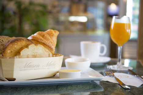 Maison Mélie lleva el desayuno a los héroes sanitarios del Hospital la Paz