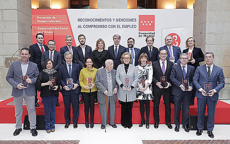 Ángel Garrido, con los galardonados.