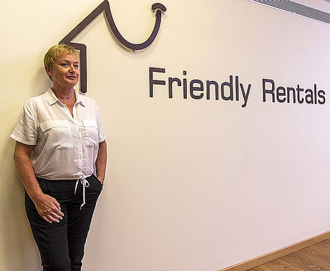 Ángela Watson, Friendly Rentals.