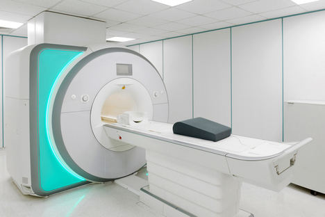 Los sistemas de movimiento lineal de NSK han demostrado ser muy adecuados por la exactitud y precisión que exigen los equipos de imágenes médicas.