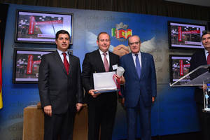 Luis Osuna, presidente-ceo del Grupo Coviran, Premio Empresario del Año por la Cámara de Comercio Luso-Española