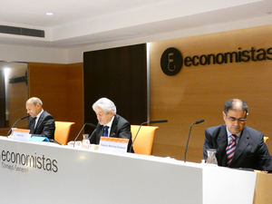 De izda. a dcha.: José Carlos Sánchez de la Vega, Valentín Pich, Federico Martínez-Carrasco.