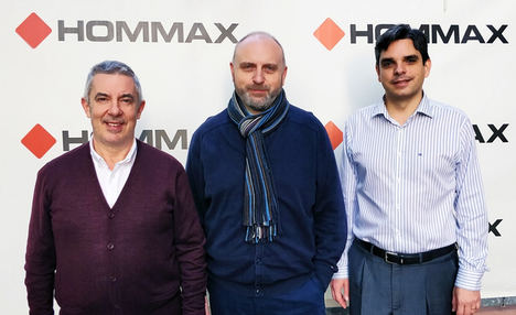 De izda a dcha: José Torner, Director General de Hommax, José Manuel Menéndez, Iberia Sales Manager de Risco Group y Diego Tronchoni, Director Adjunto de Hommax.