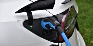 Consejos para contratar el próximo seguro de tu coche híbrido