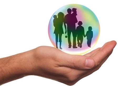 Contratar un seguro de vida es hasta un 50% más caro en un banco que en una compañía de seguros