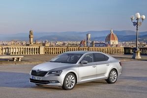 Nuevo Skoda Superb berlina
 